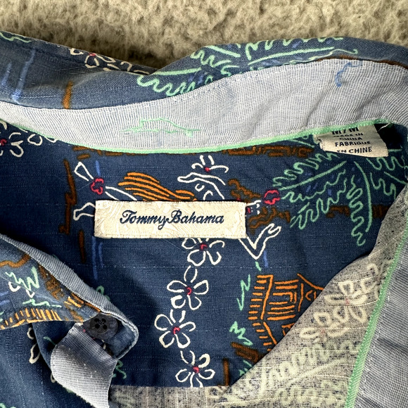 Tommy Bahama Silk Camp Shirt Men's Medium Hula Girl Palm Trees Print Button‎ Up - Picture 4 of 9